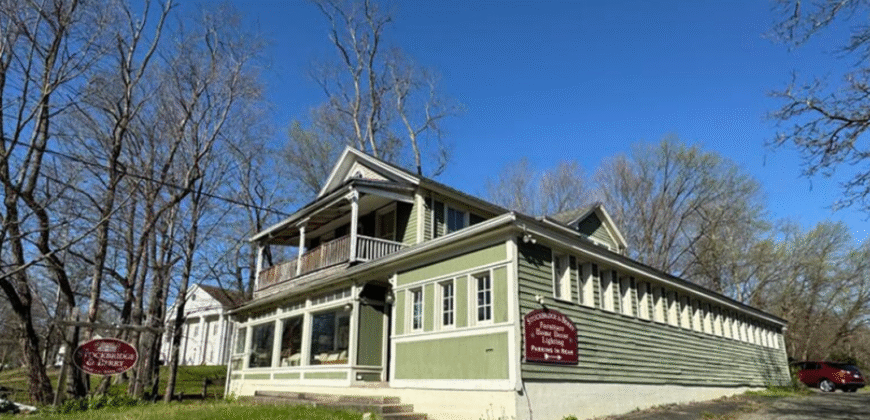 142 Main Street, North, Southbury, Connecticut