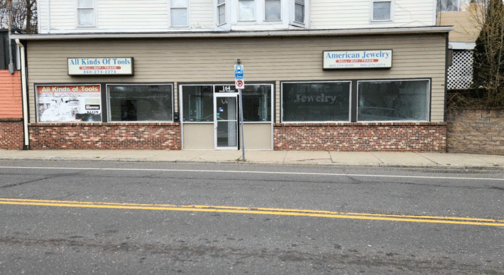 164 Main Street, Oakville, Connecticut