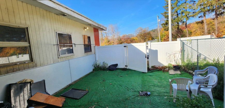 17 Old Turnpike Road, Beacon Falls, Connecticut